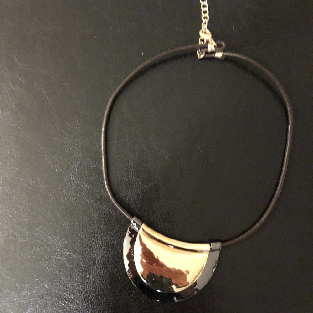 Choker necklace